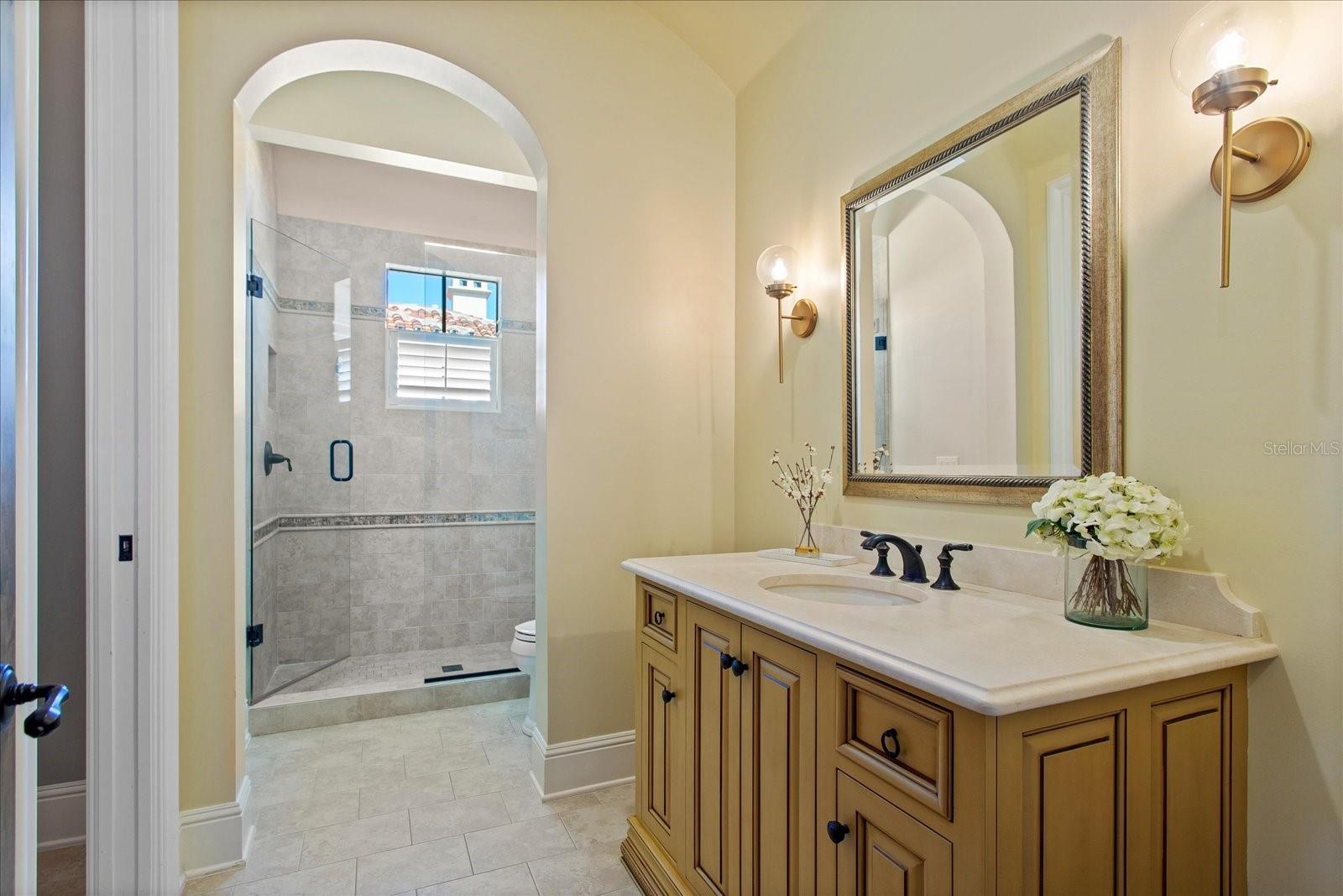 KEENES POINTE - Residential