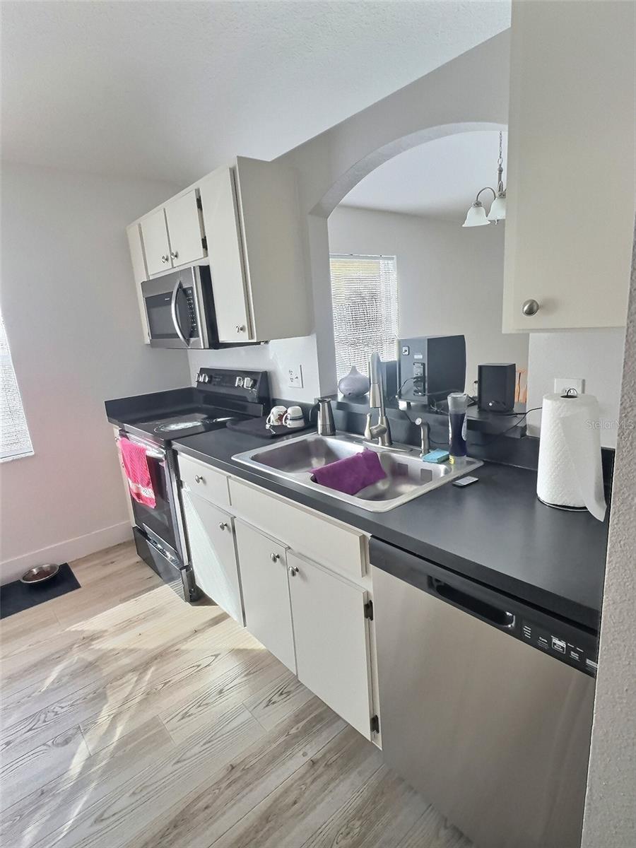 PARSONS POINTE PH 1UNIT B - Residential Lease