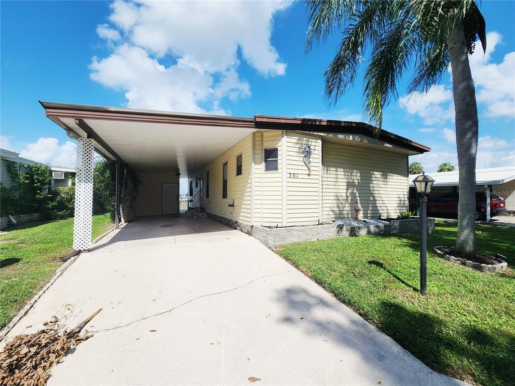 Photo of 808 53rd Avenue E #301, Bradenton, FL 34203 (MLS # A4709137)