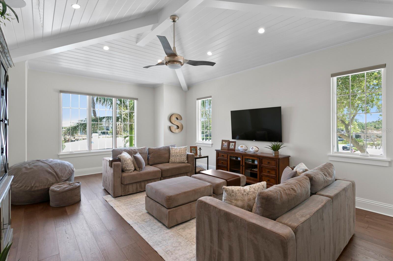SUNSET PARK ISLES UNIT 1 - Residential