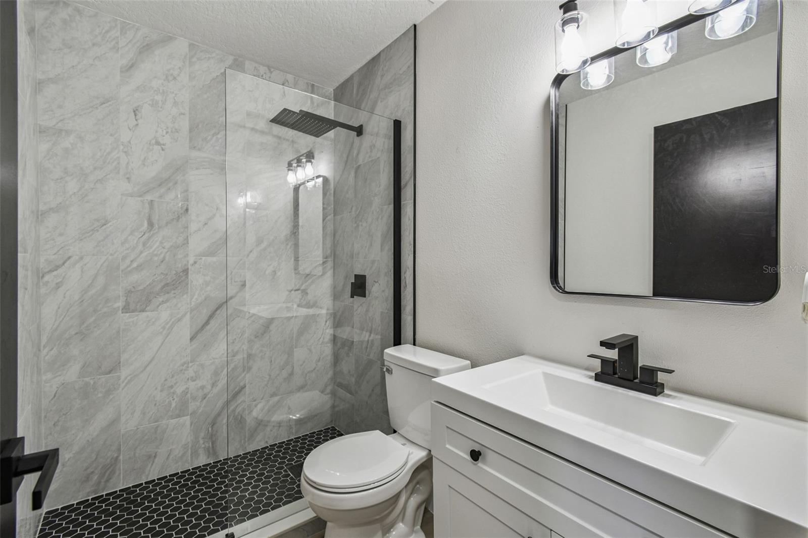 ISLAND CLUB WEST PH 02 - Residential