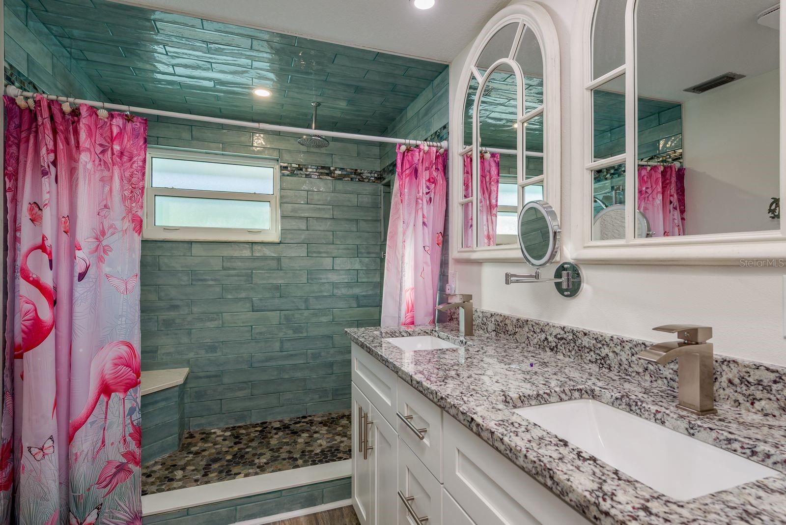 FLOR A MAR - Residential