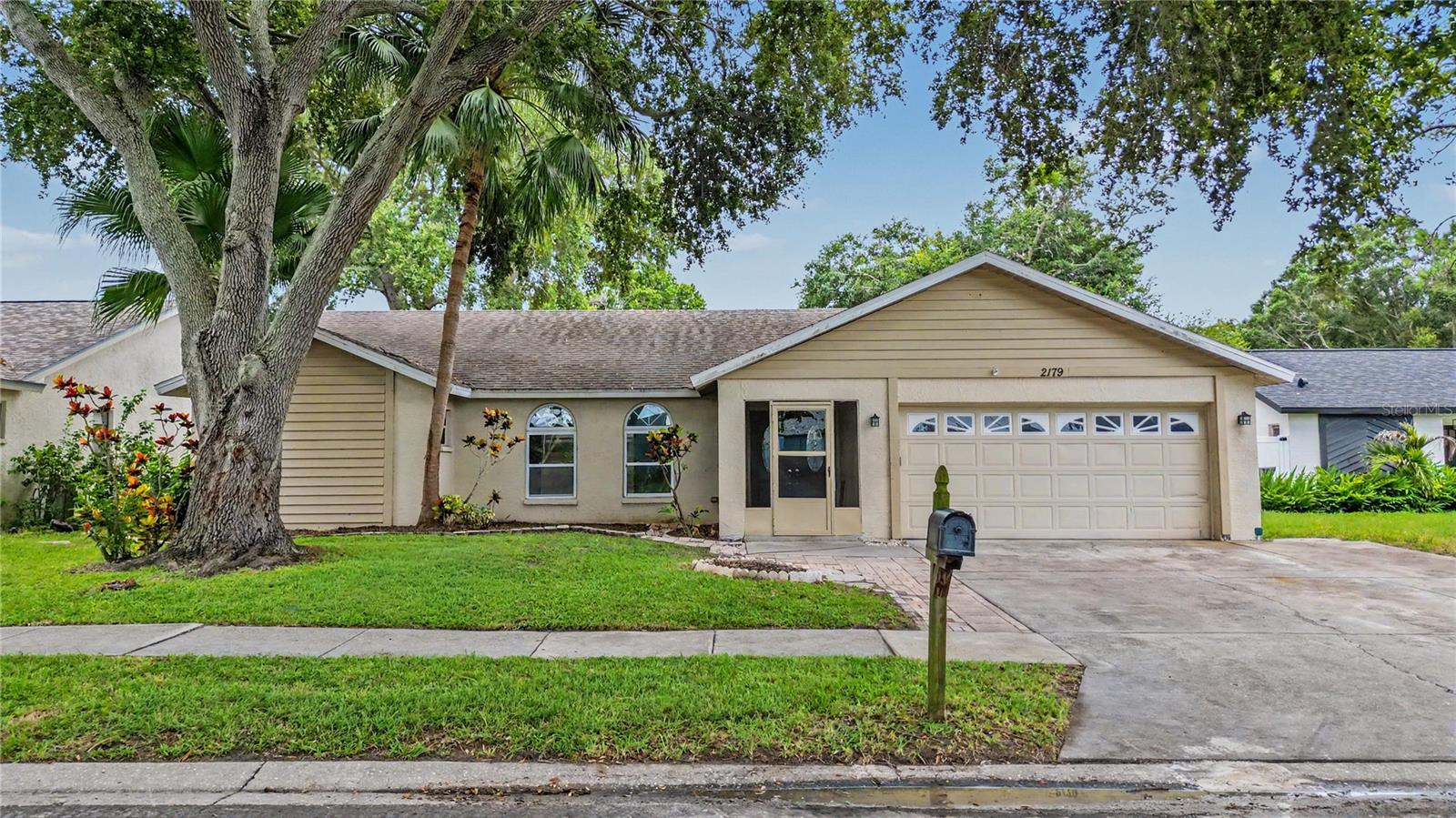 2179 CYPRESS POINT DRIVE N