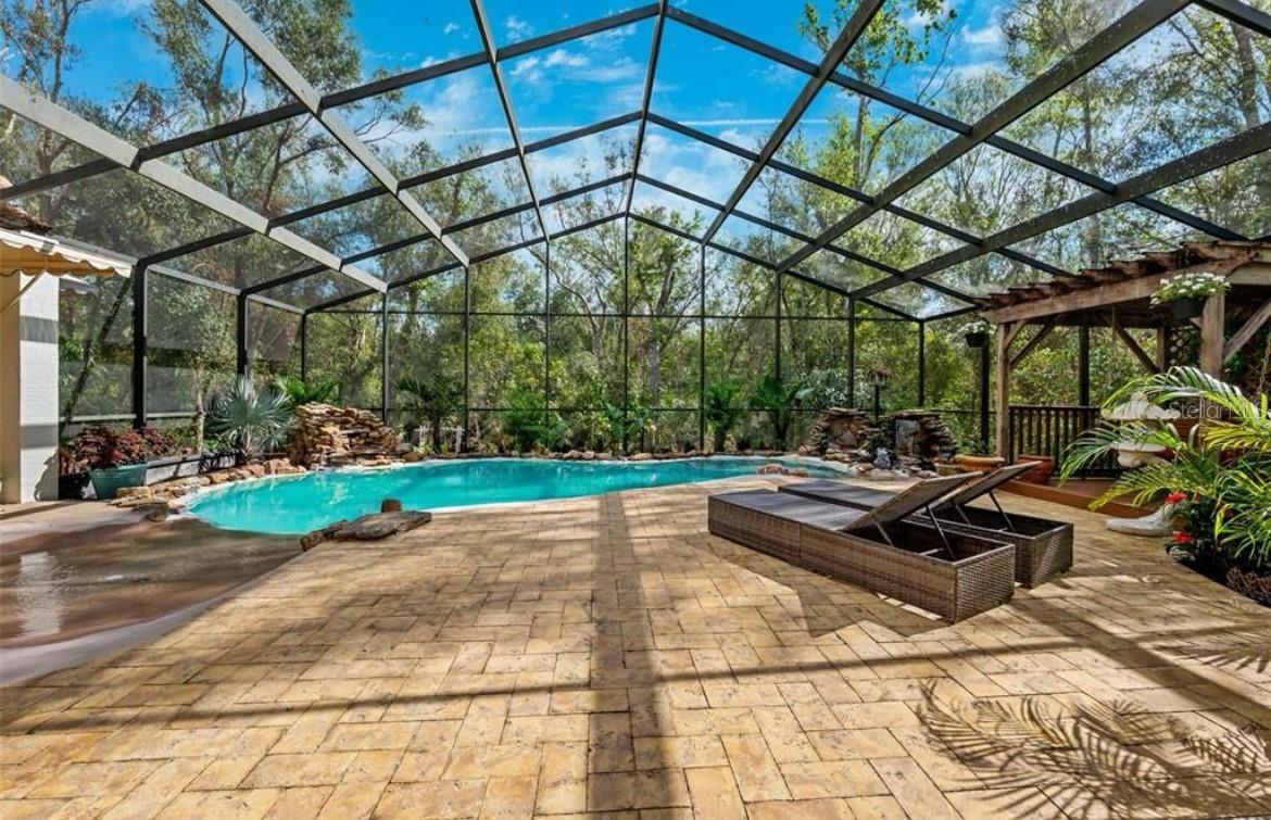 COUNTRY CREEK - Residential Lease