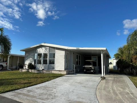 Photo of 526 Parkwood Avenue, North Port, FL 34287 (MLS # N6141333)