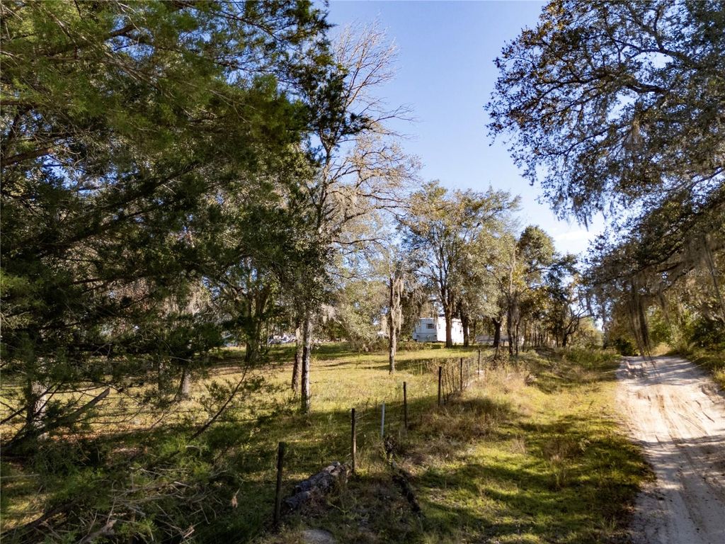 Photo of 21030 SE 66th Street, Morriston, FL 32668 (MLS # OM712099)