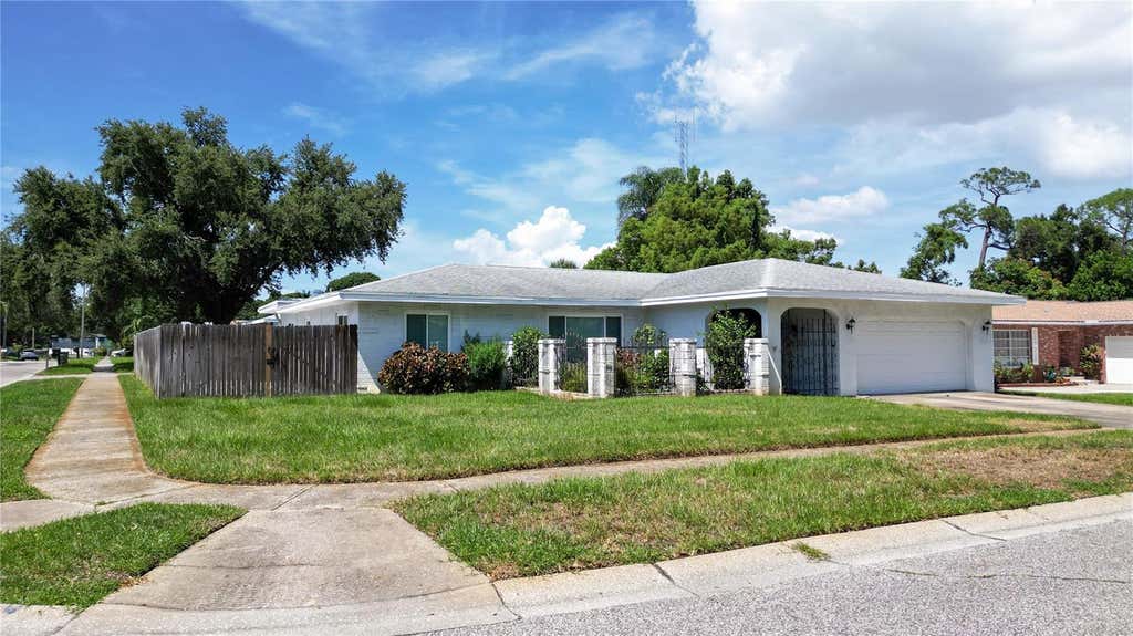 Photo of 11051 130th Avenue, Largo, FL 33778 (MLS # TB8537716)