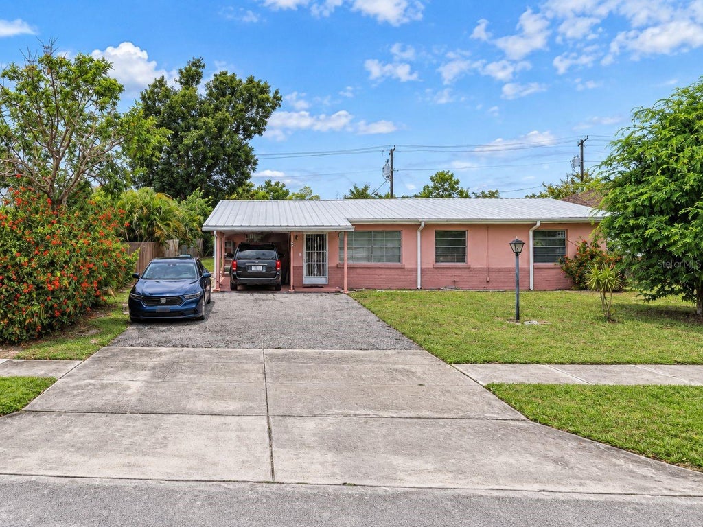 Photo of 1443 Alhambra Drive, Fort Myers, FL 33901 (MLS # TB8550998)