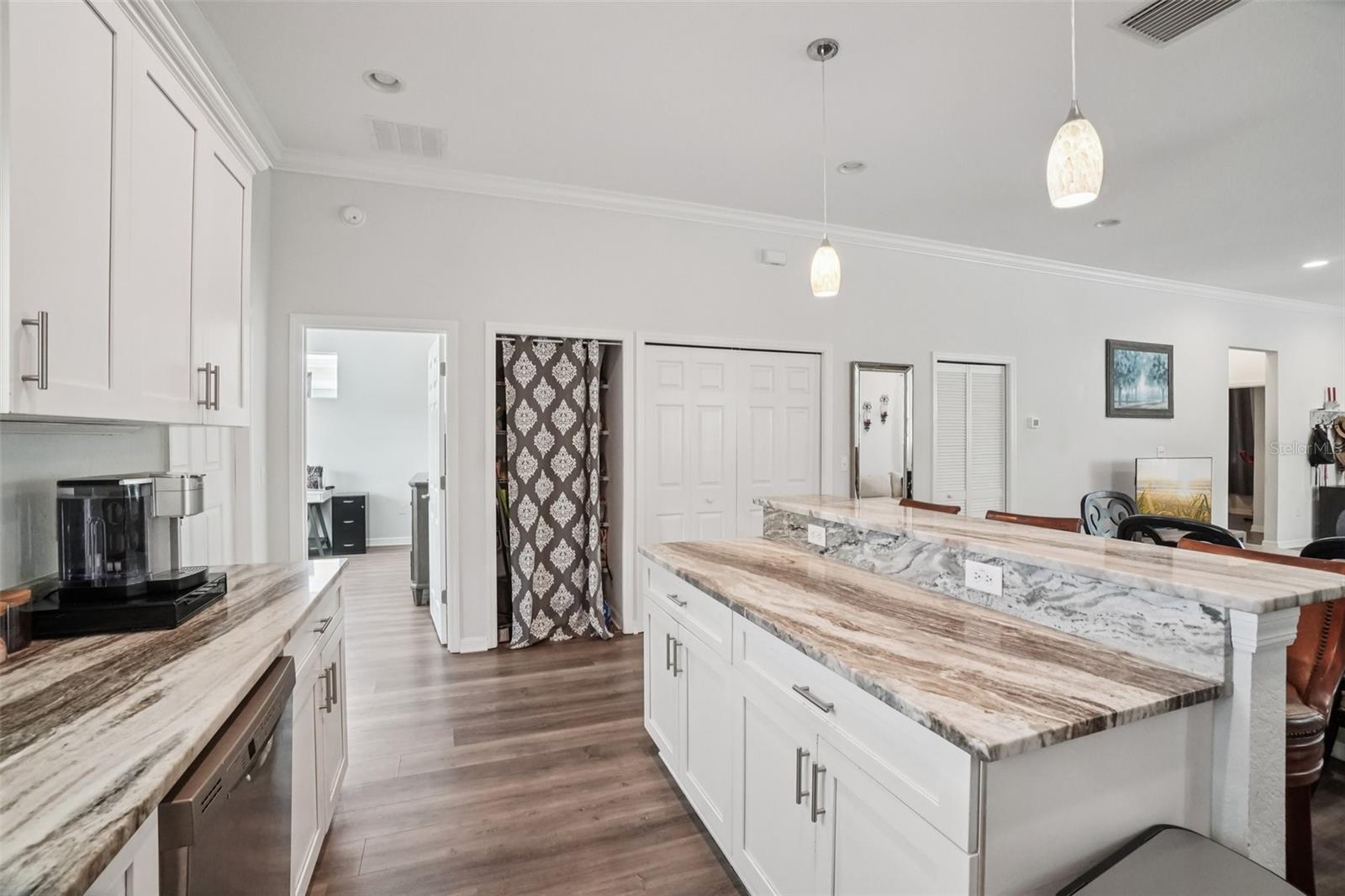 RIVERVIEW - Residential