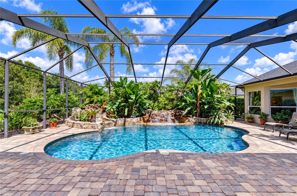 Photo of 5513 Keeler Oak Street, Lithia, FL 33547 (MLS # TB8551462)