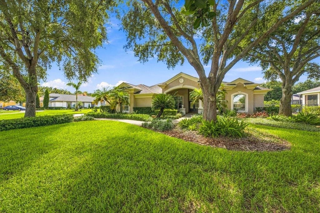 Photo of 5513 Keeler Oak Street, Lithia, FL 33547 (MLS # TB8551462)