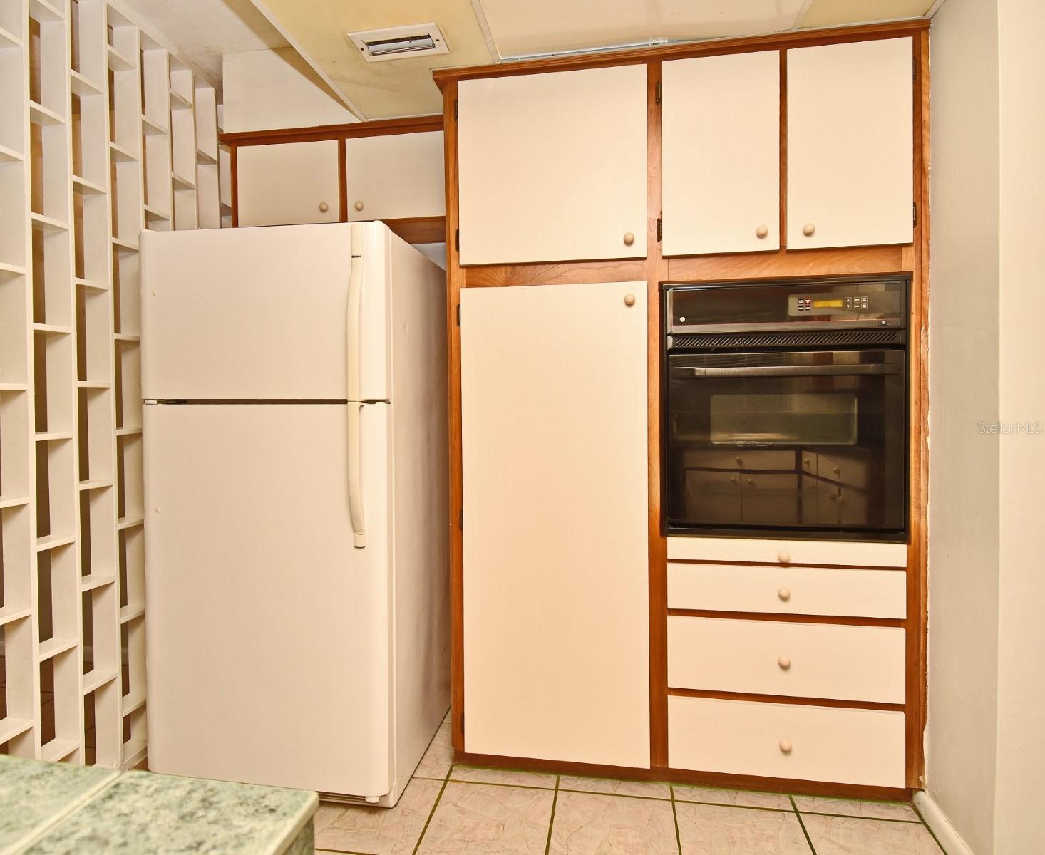 ENGLISH ESTATES UNIT 2 - Residential