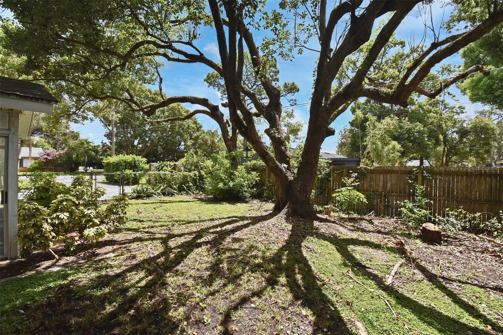 ENGLISH ESTATES UNIT 2 - Residential