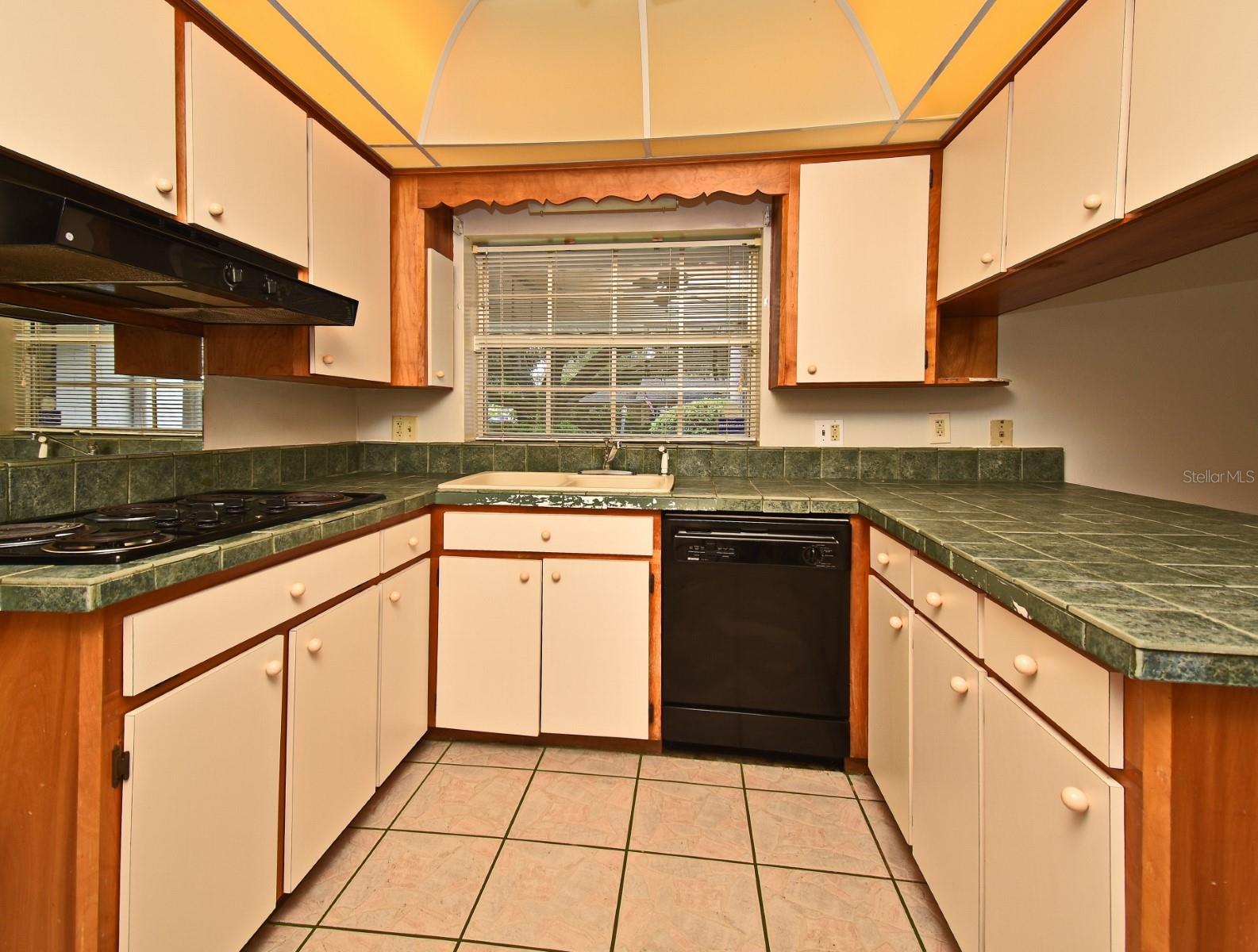 ENGLISH ESTATES UNIT 2 - Residential