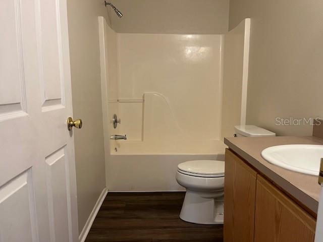 ELNORA SQUARE AMD - Residential