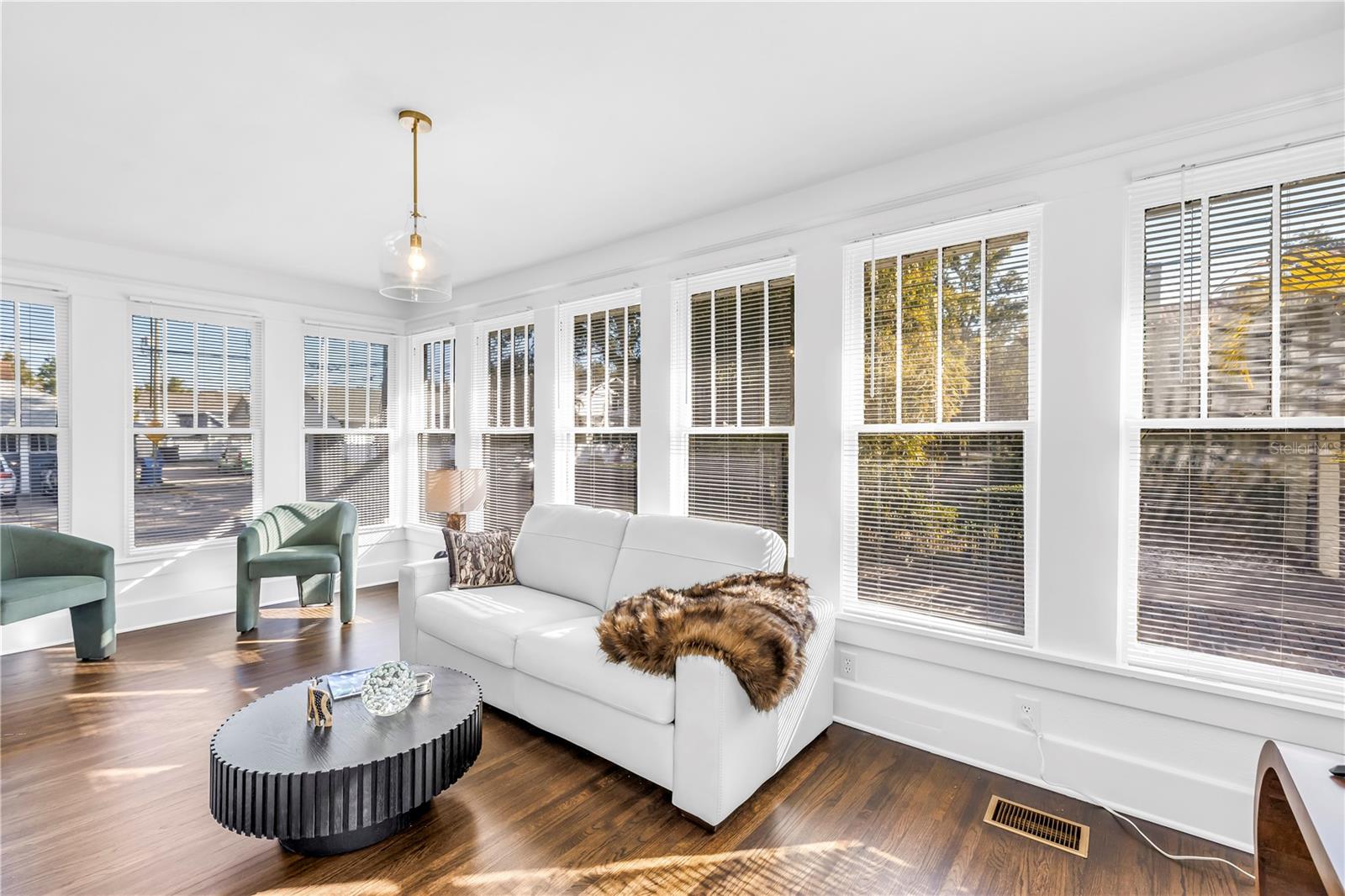 CRESCENT PARK HEIGHTS - Residential Lease