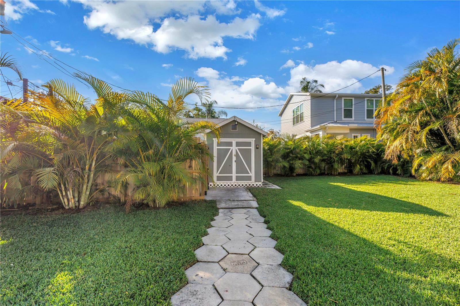 CRESCENT PARK HEIGHTS - Residential Lease