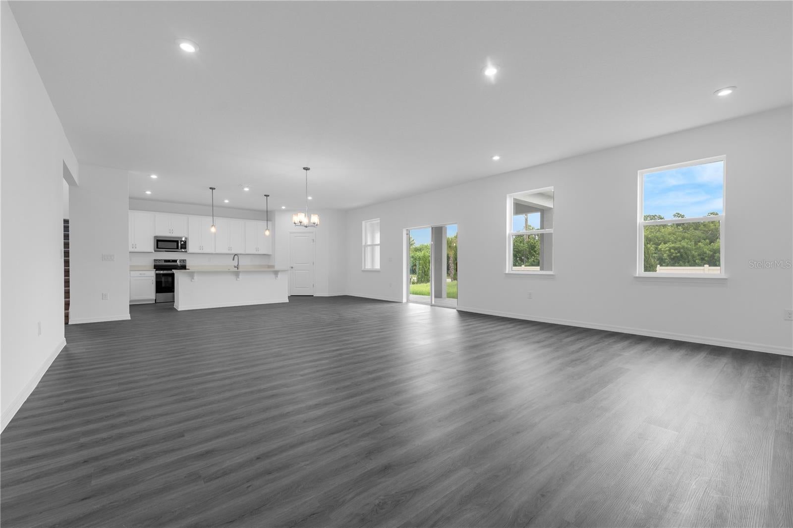 1812 HORSETAIL DRIVE