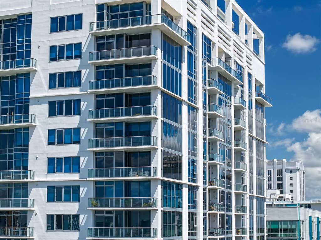 Photo of 260 S Osceola Avenue #1404, Orlando, FL 32801 (MLS # O6427286)