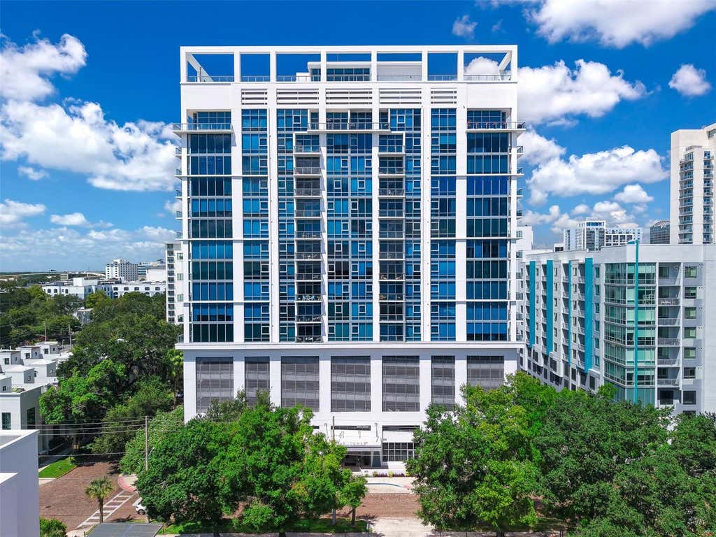 Photo of 260 S Osceola Avenue #1404, Orlando, FL 32801 (MLS # O6427286)