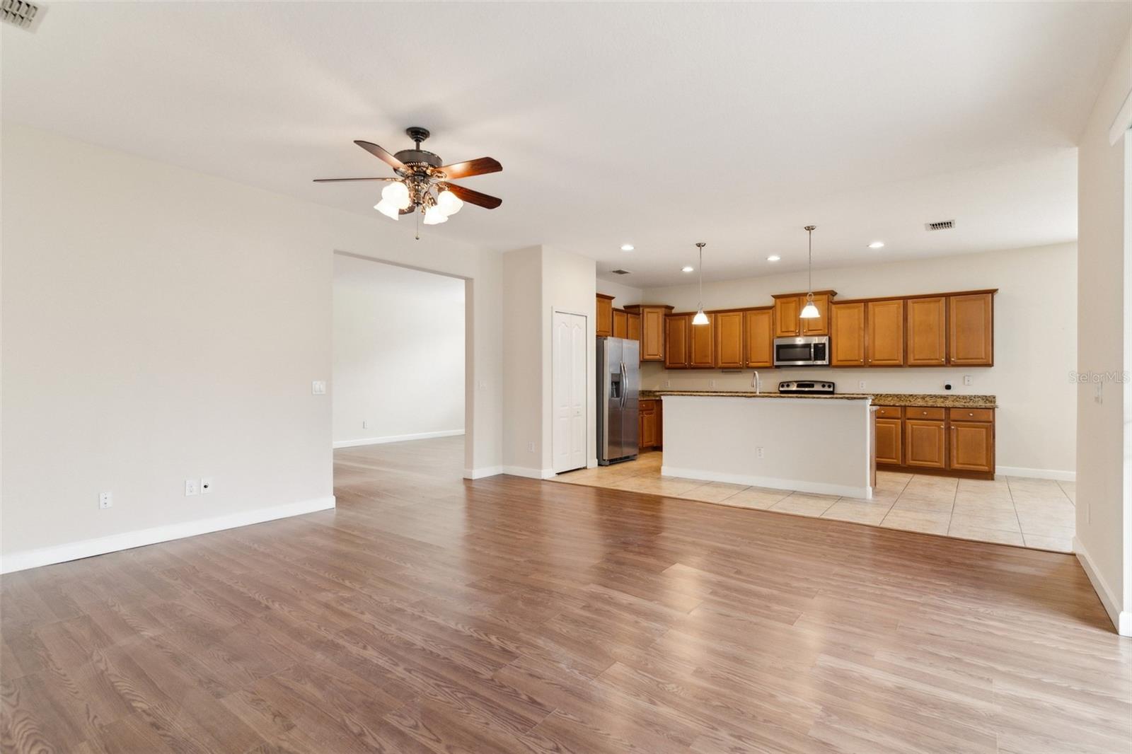 1086 HARMONY LANE