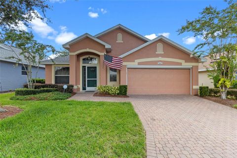 A home in WINTER HAVEN