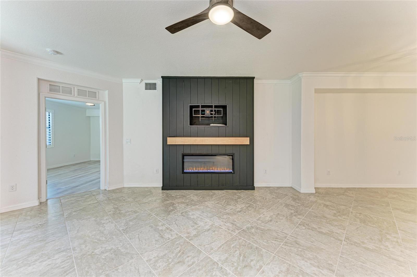 LAKEWOOD NATIONAL - Residential