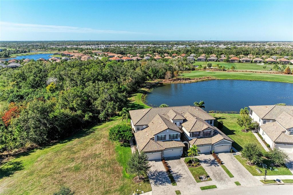 Photo of 5940 Wake Forest Run #101, Bradenton, FL 34211 (MLS # A4676946)