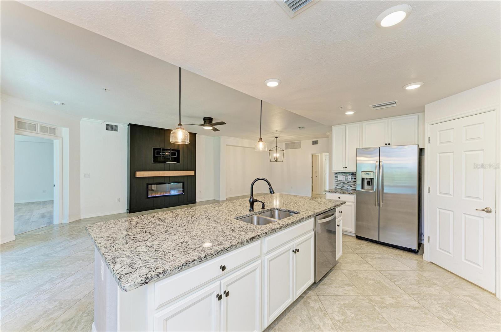 LAKEWOOD NATIONAL - Residential