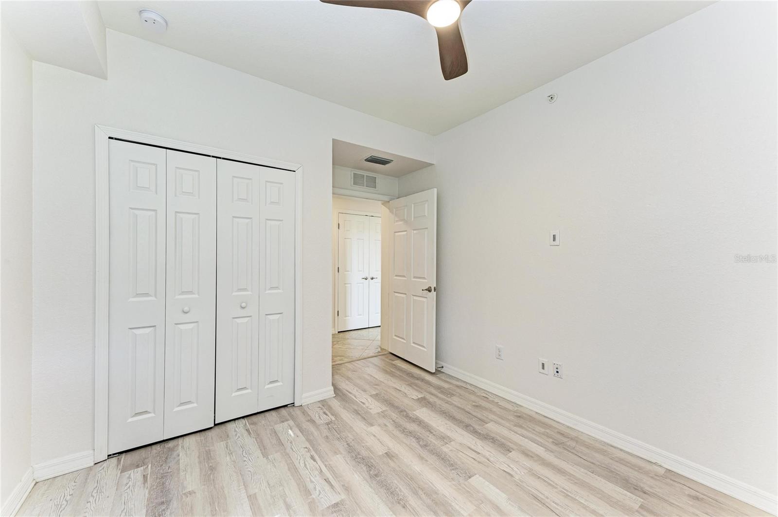 LAKEWOOD NATIONAL - Residential