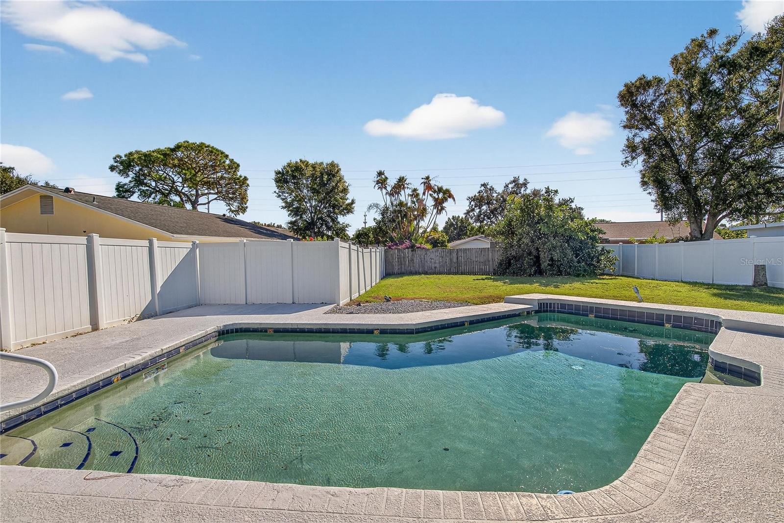 ROBIN WOODS ESTATES - Residential