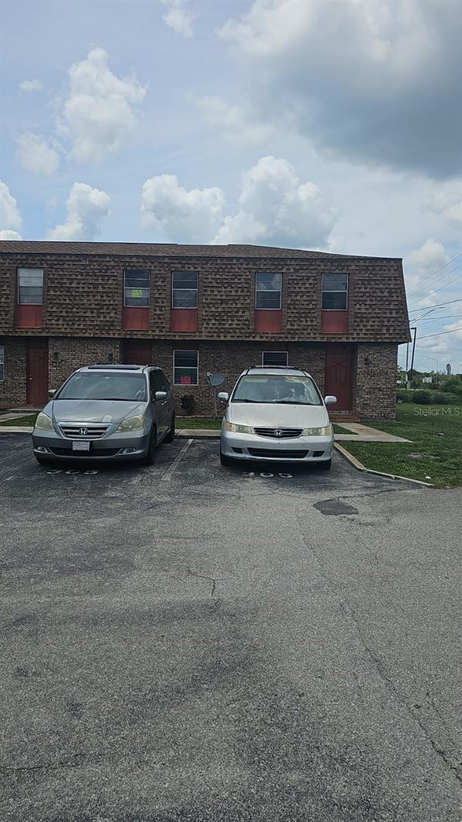 LAKE JACSON CONDOMINIUM - Residential Lease