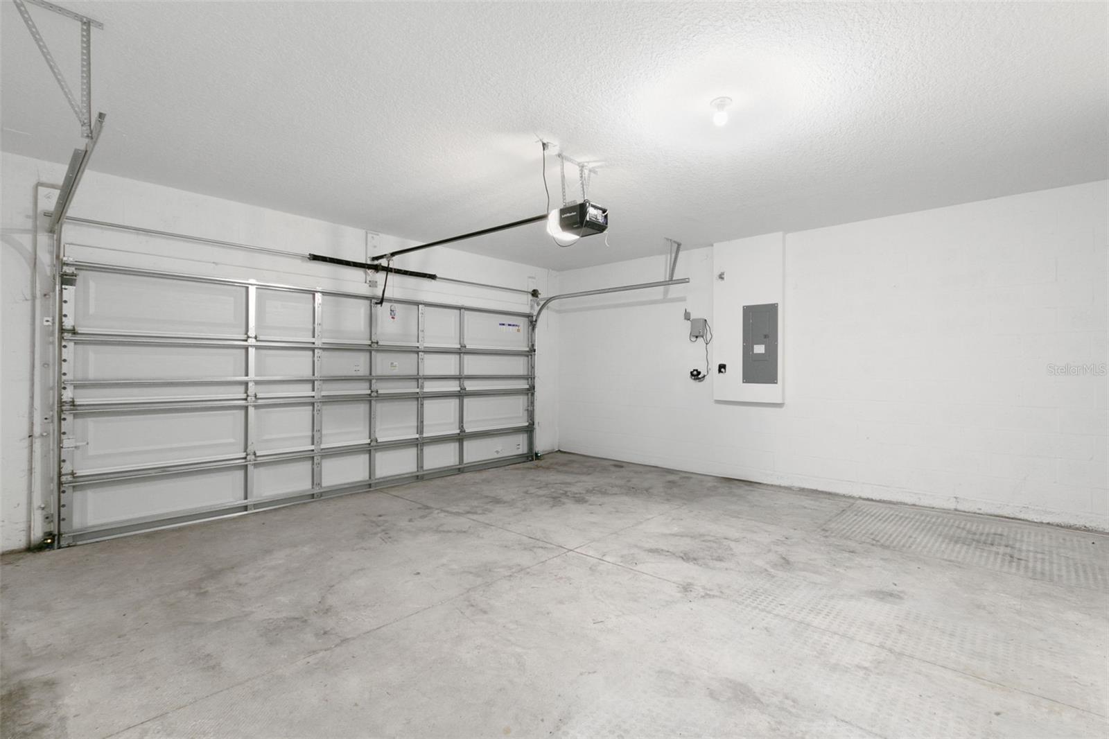 AVALON PARK WEST NORTH PH 1A & - Residential Lease