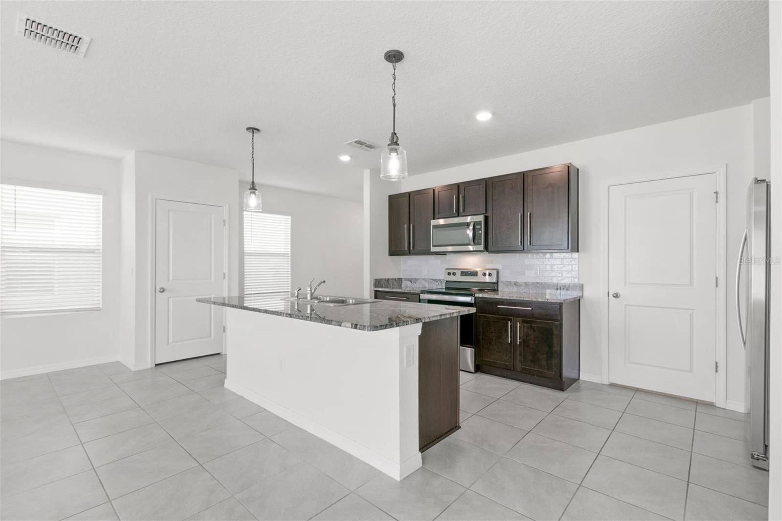 AVALON PARK WEST NORTH PH 1A & - Residential Lease