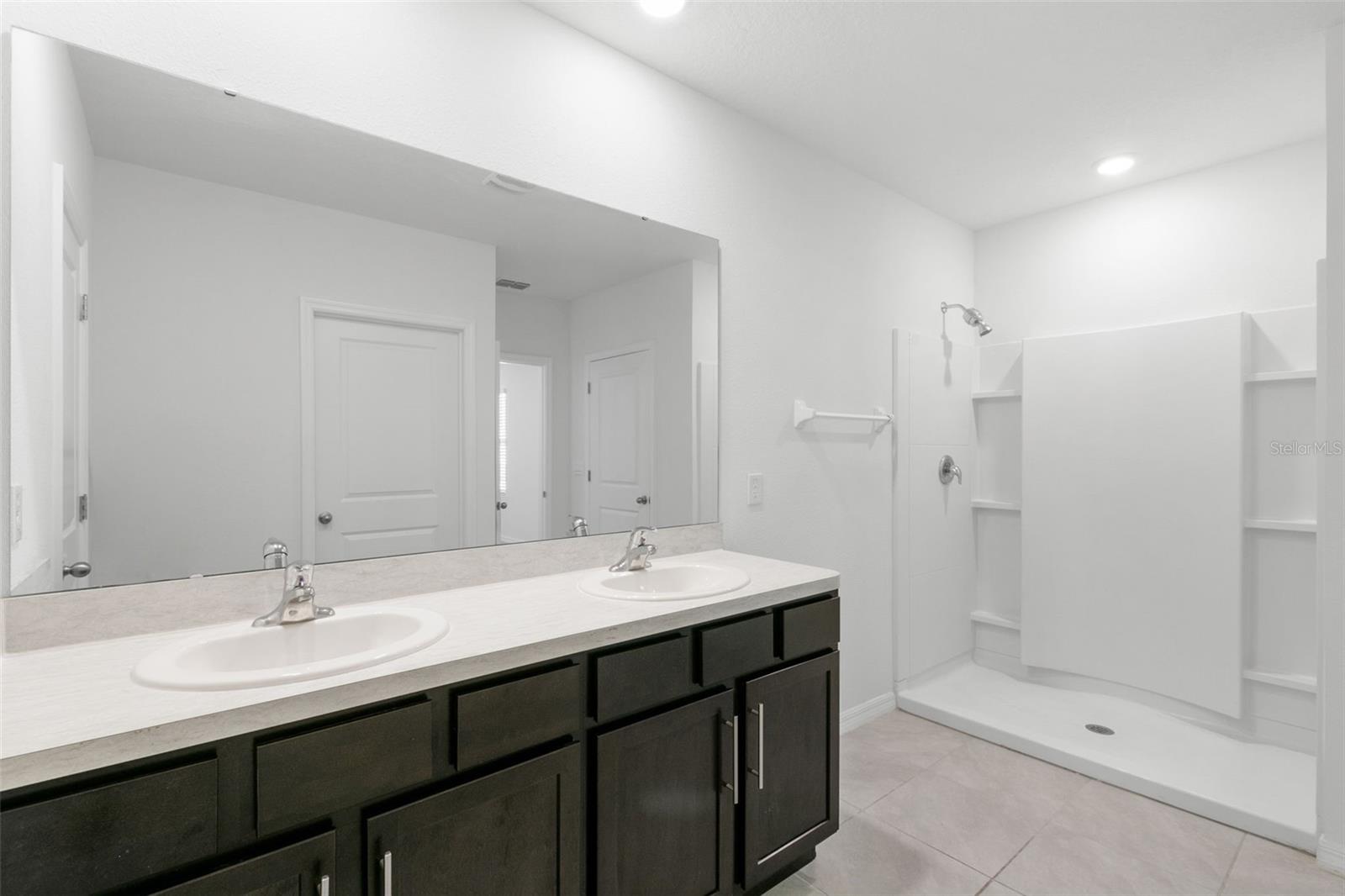 AVALON PARK WEST NORTH PH 1A & - Residential Lease