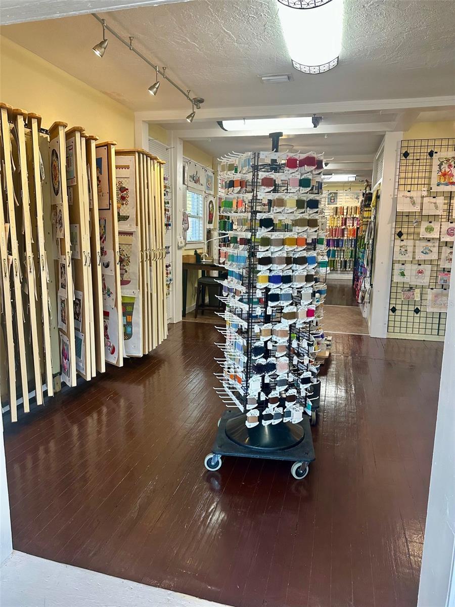 BUCKEYE COURT REP - Commercial Lease