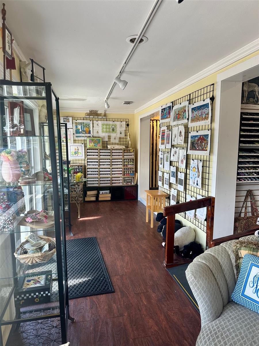 BUCKEYE COURT REP - Commercial Lease