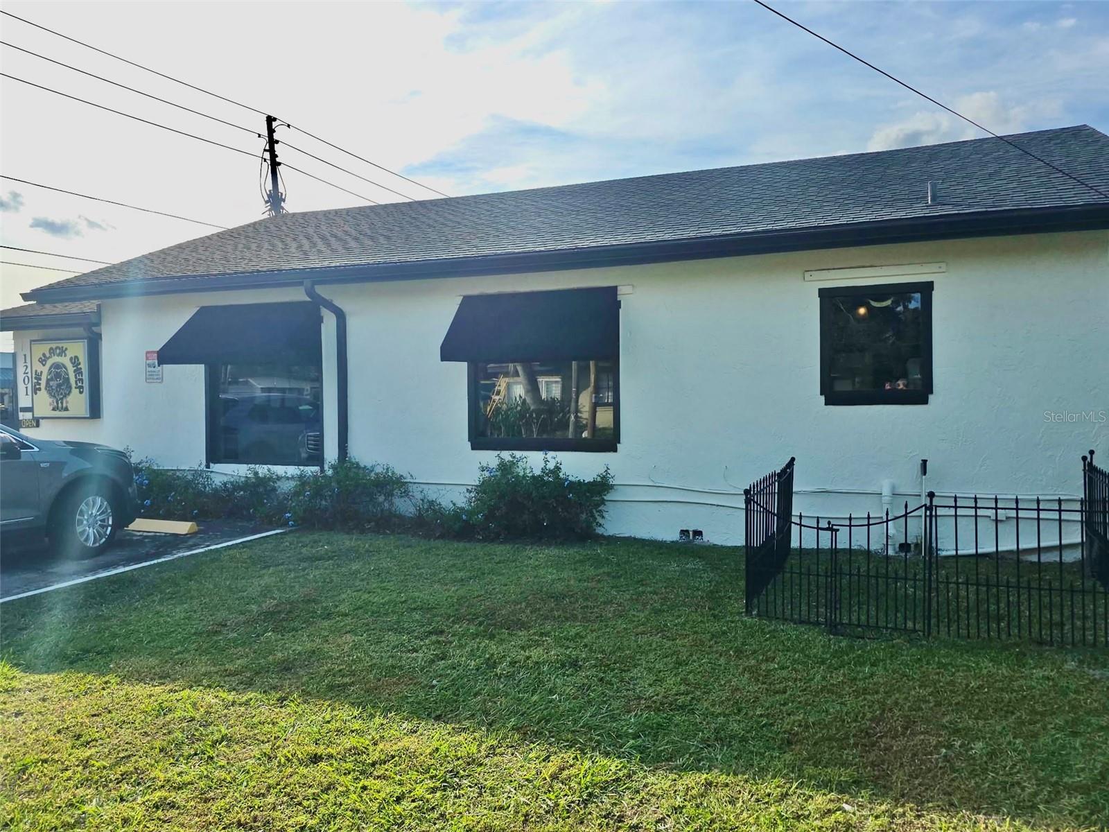 BUCKEYE COURT REP - Commercial Lease