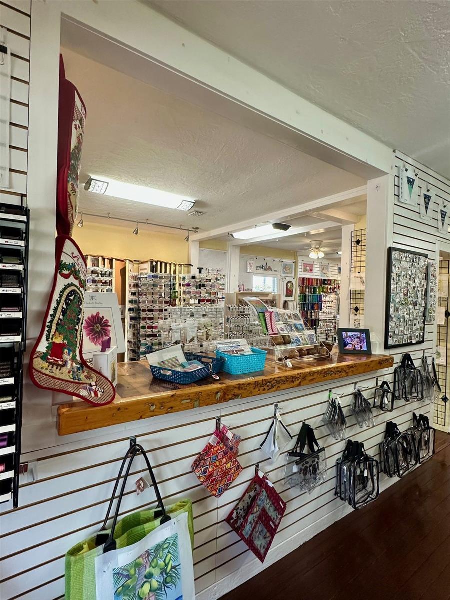 BUCKEYE COURT REP - Commercial Lease