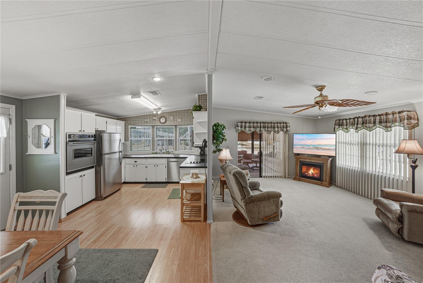 COLONY HILLS COMMUNITY - Residential