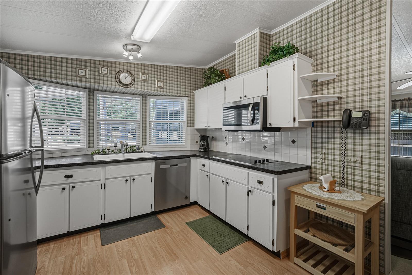 COLONY HILLS COMMUNITY - Residential