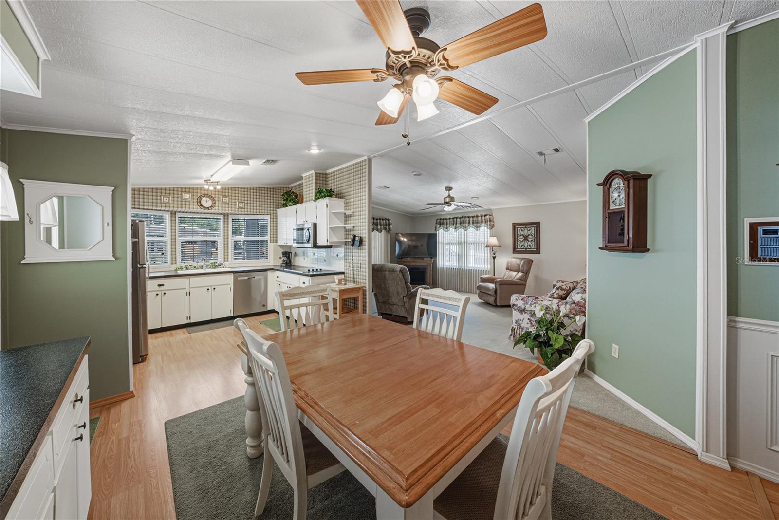 COLONY HILLS COMMUNITY - Residential