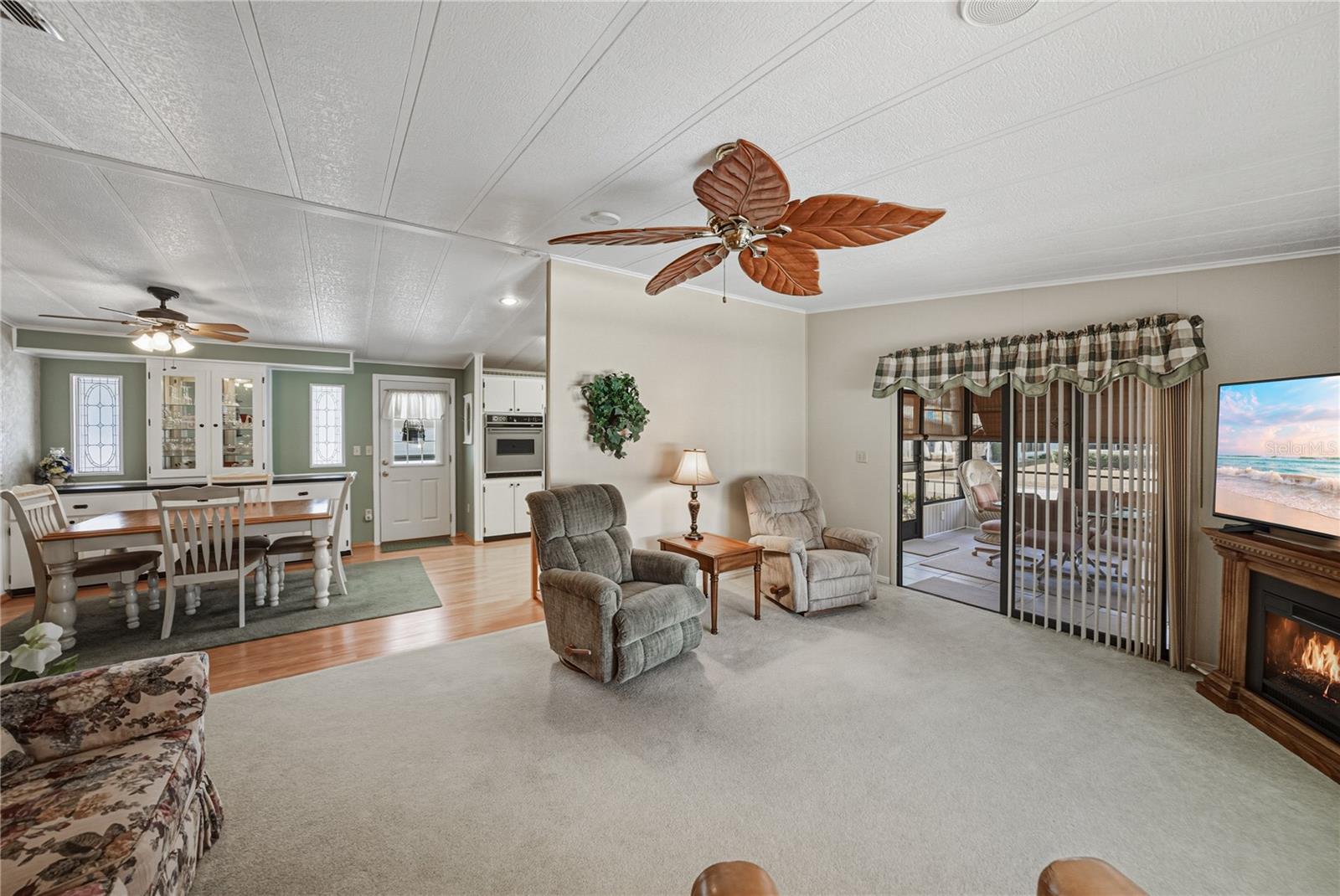 COLONY HILLS COMMUNITY - Residential