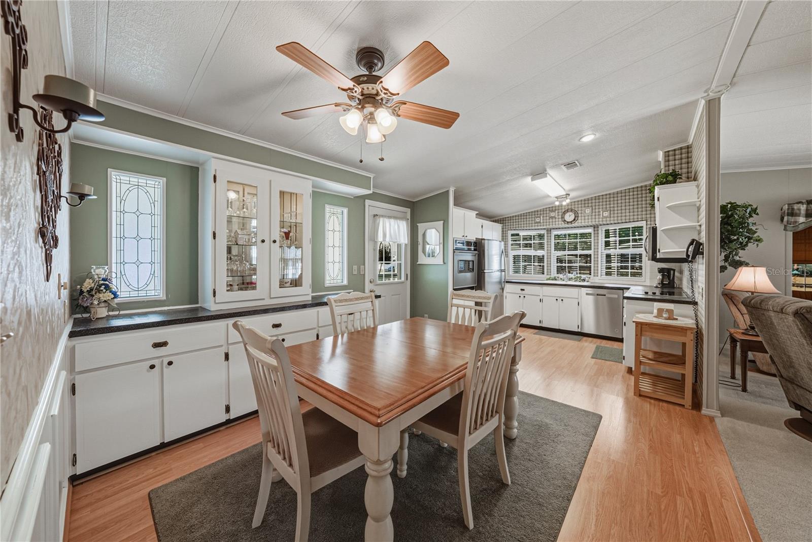 COLONY HILLS COMMUNITY - Residential