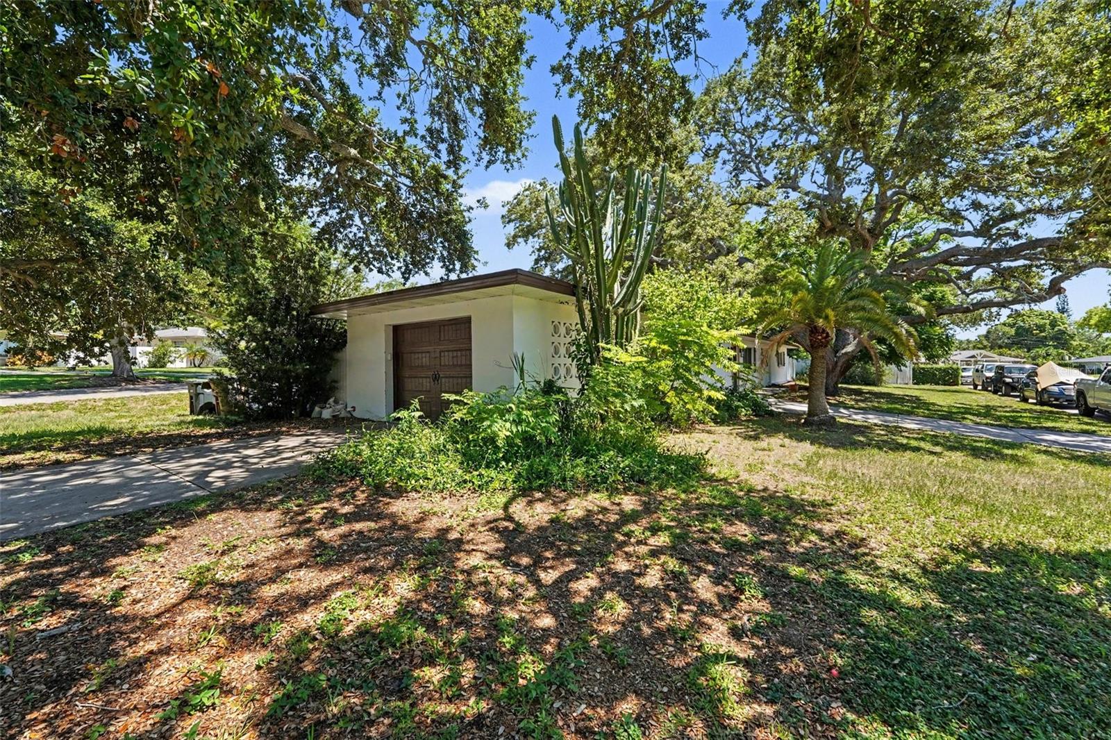217 GARDEN CIRCLE
