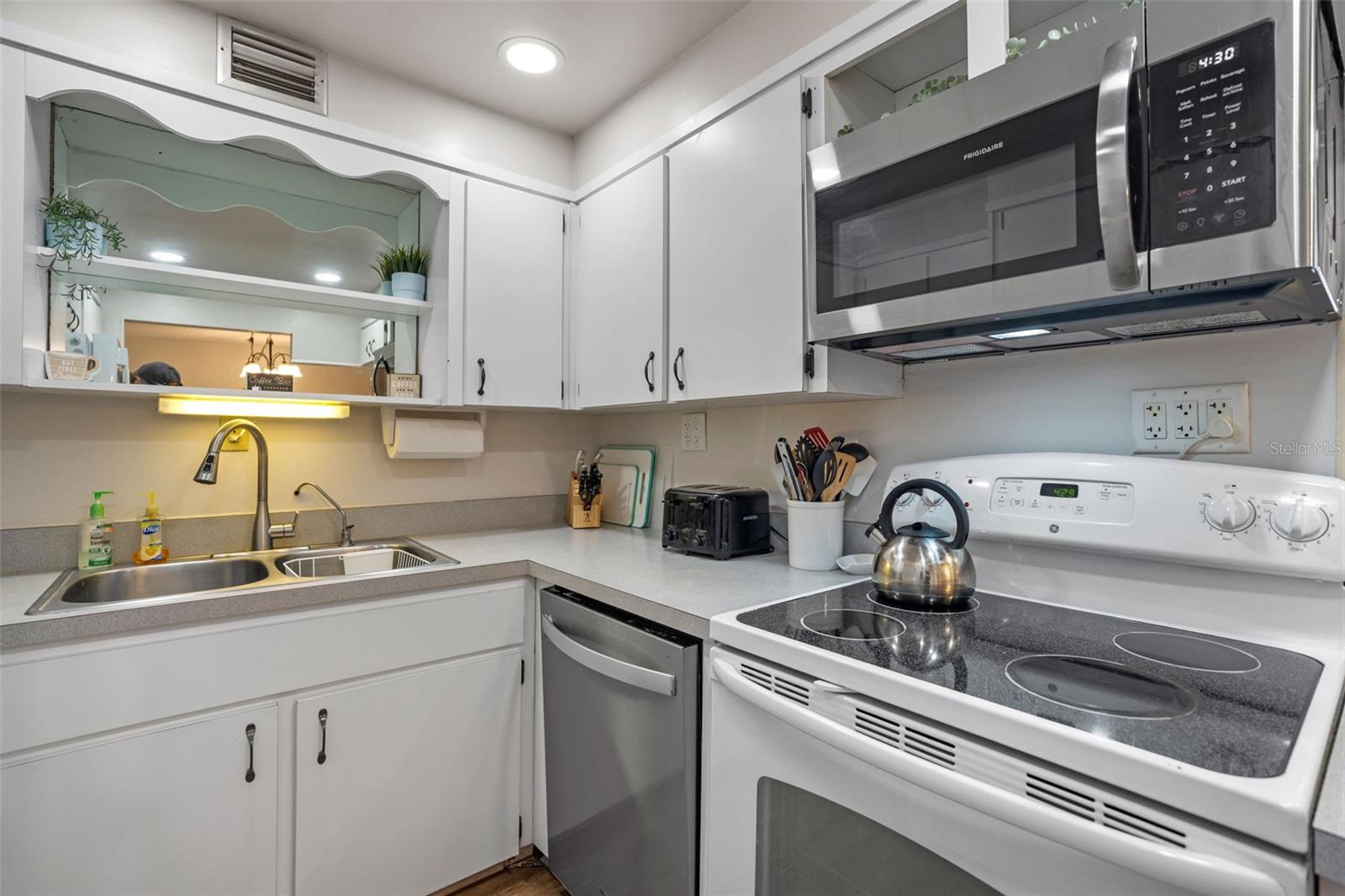 AQUARIUS OCEANFRONT - Residential