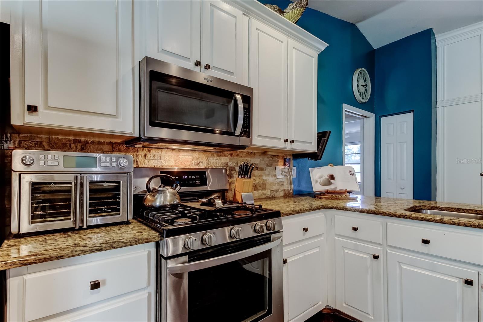 CLUBHOUSE ESTATES OF COUNTRYSIDE - Residential