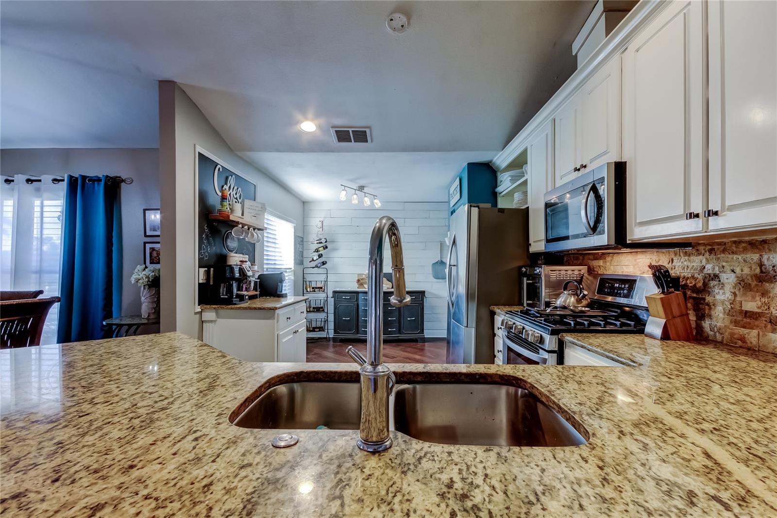 CLUBHOUSE ESTATES OF COUNTRYSIDE - Residential