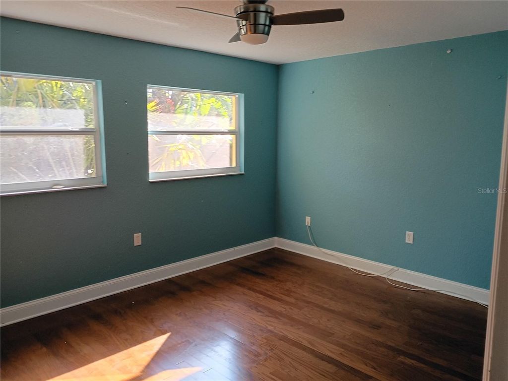 Photo of 1092 N Florida Avenue, Tarpon Springs, FL 34689 (MLS # J996259)