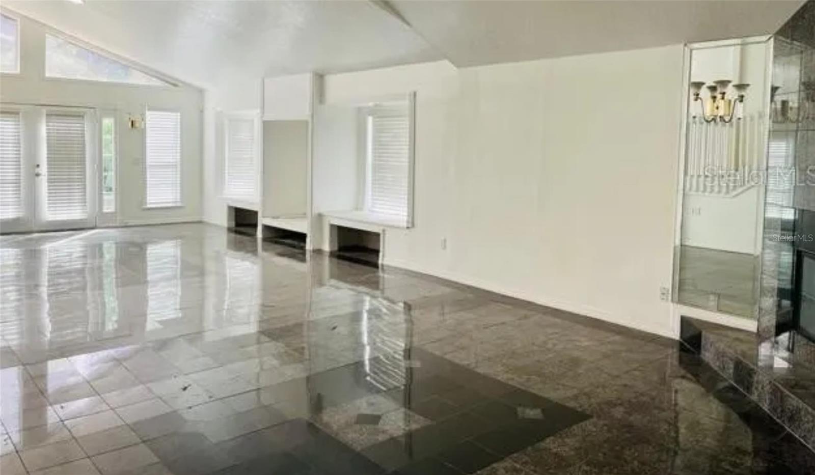 211 S SHADOWBAY BOULEVARD